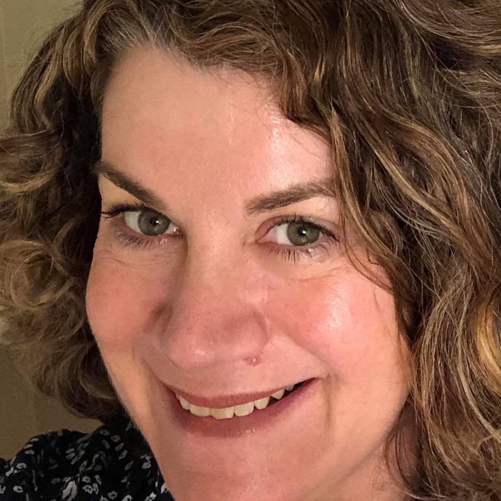 Meet your Posher, Lora